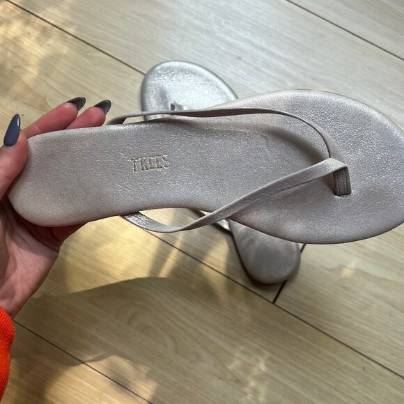 TKEES Lily Metallics - Picture 2 of 3